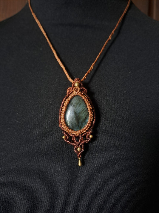 Labradorite Sorceress Necklace